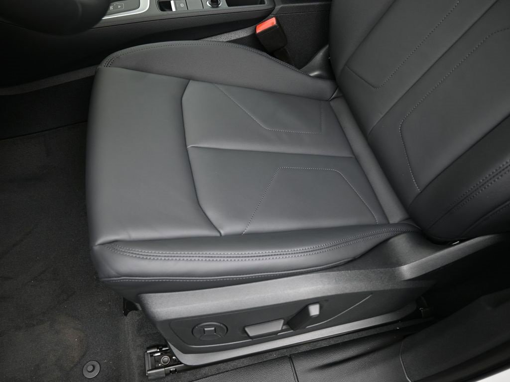 New 2025 Audi Q3 2.0T Premium image 22