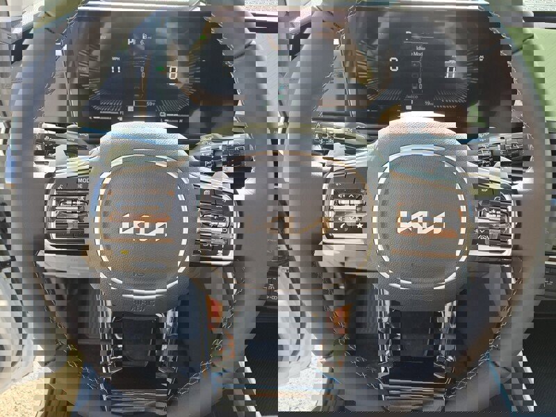 New 2026 Kia Carnival LXS image 11