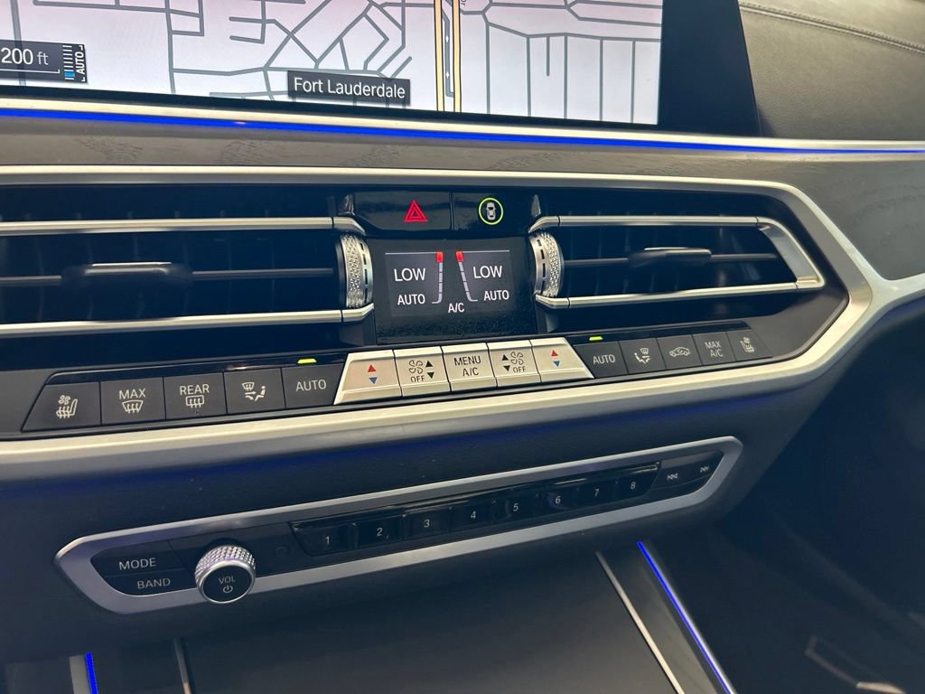 Used 2022 BMW X7 xDrive40i w/ M Sport Package AWD/4WD image 65