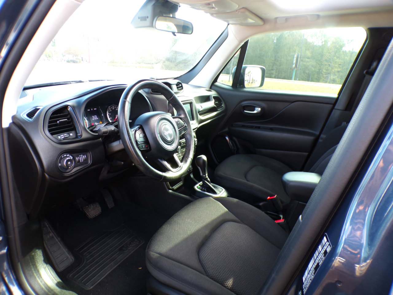 Used 2020 Jeep Renegade Altitude image 30