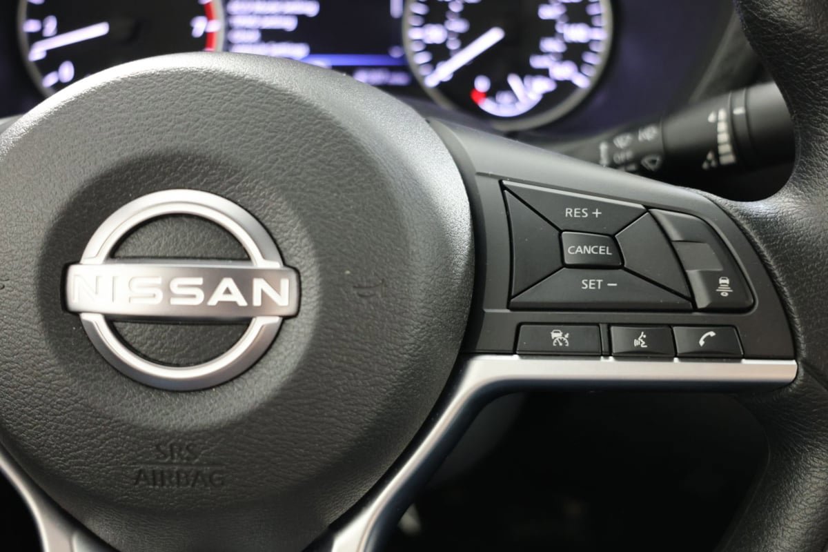 Used 2025 Nissan Sentra SV FWD image 24