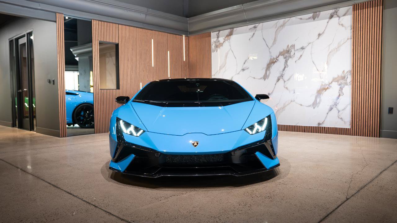 Used 2023 Lamborghini Huracan Tecnica RWD image 3