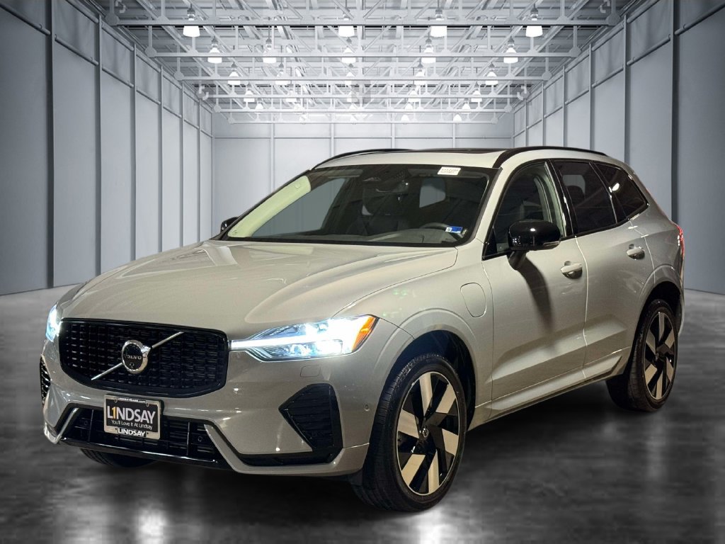 Used 2025 Volvo XC60 T8 Plus w/ Climate Package AWD/4WD image 1