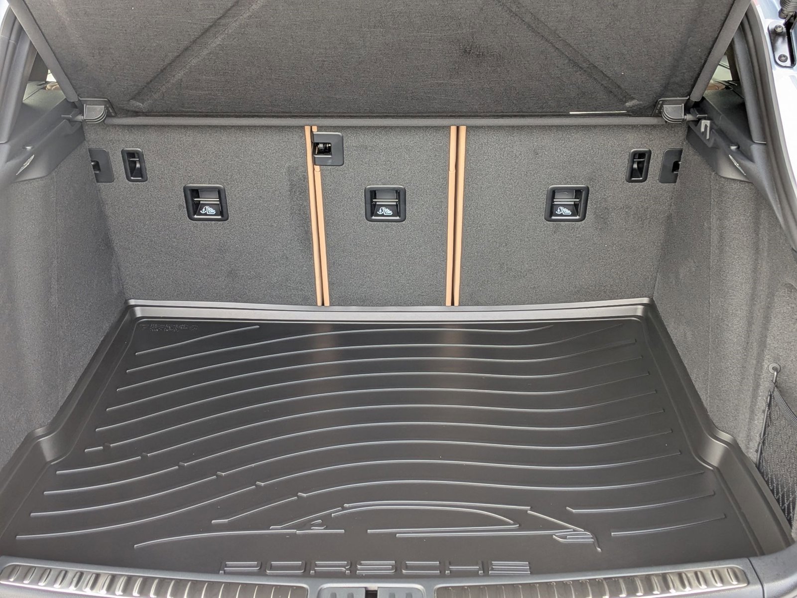 New 2026 Porsche Macan image 24