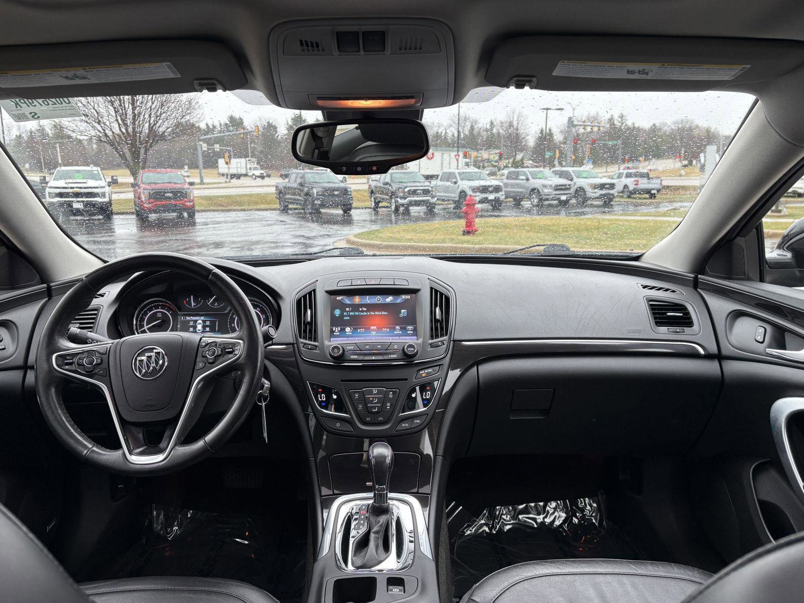 Used 2017 Buick Regal Sport Touring image 8