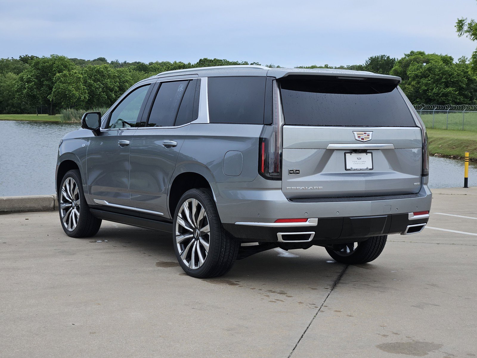 New 2026 Cadillac Escalade Luxury w/ Touring Package AWD/4WD image 4