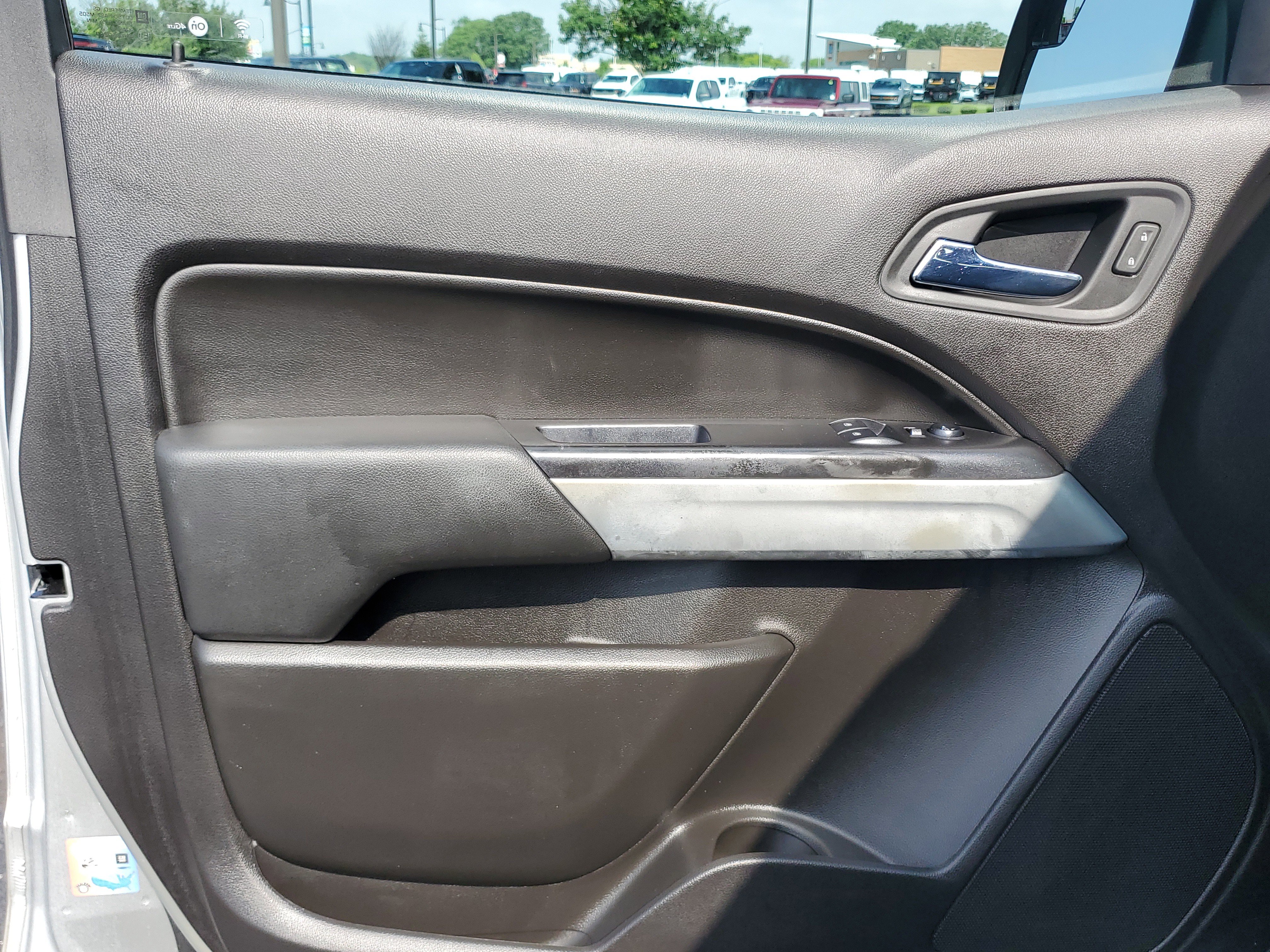 Used 2017 Chevrolet Colorado LT w/ LT Convenience Package RWD image 19