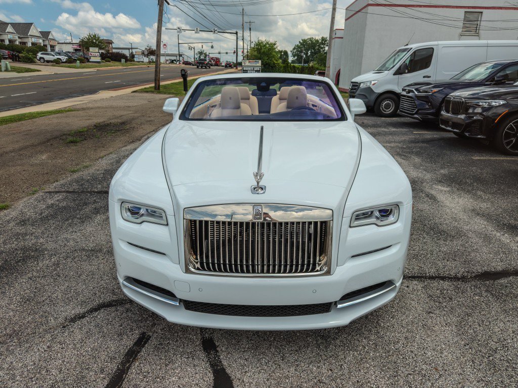 Used 2018 Rolls-Royce Dawn RWD image 5