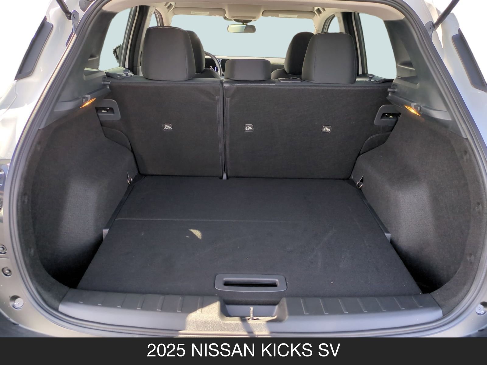 Used 2025 Nissan Kicks SV image 20