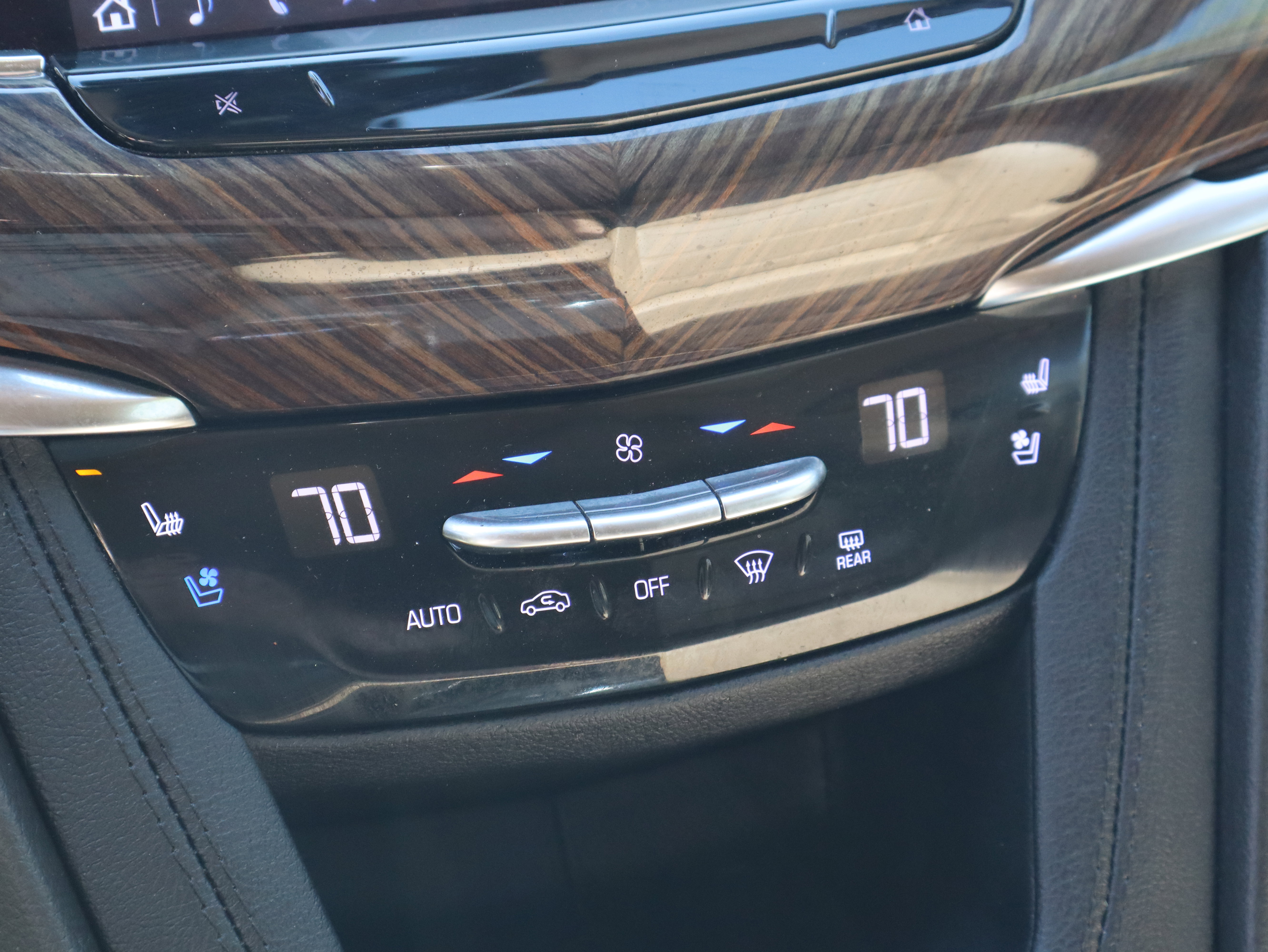 Used 2023 Cadillac XT6 Premium Luxury w/ Platinum Package image 36