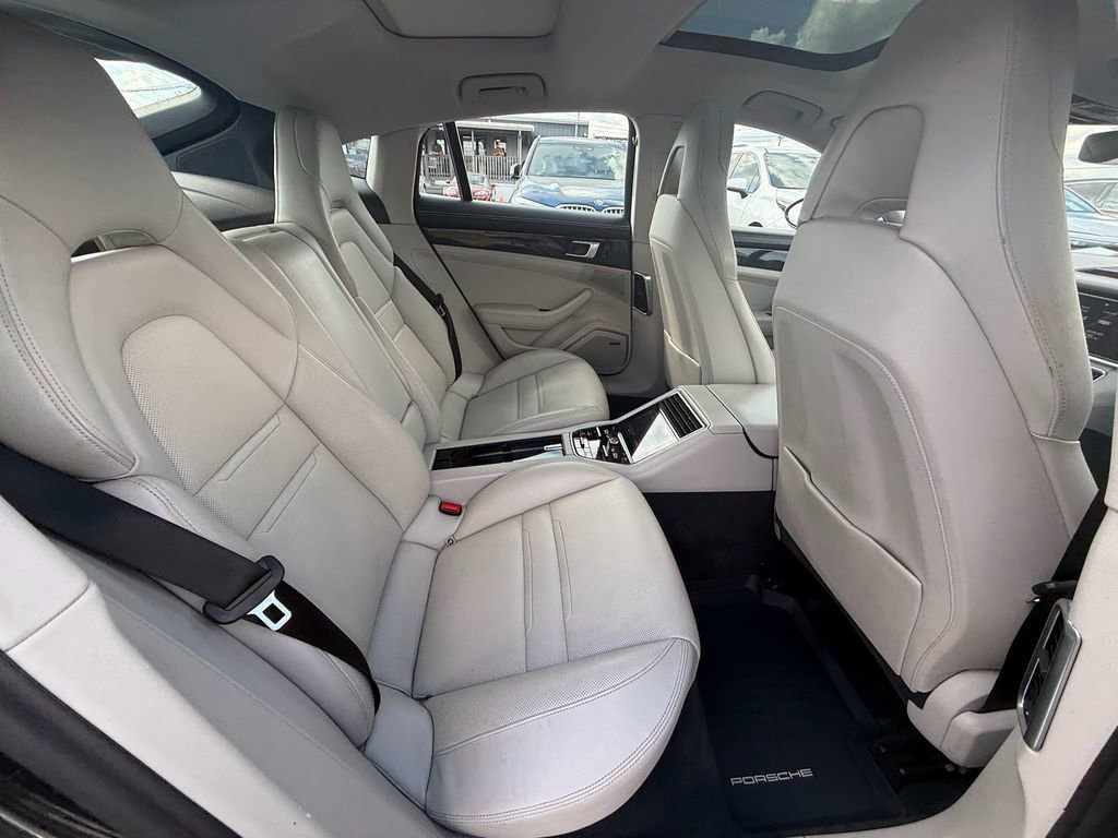 Used 2018 Porsche Panamera 4S image 22