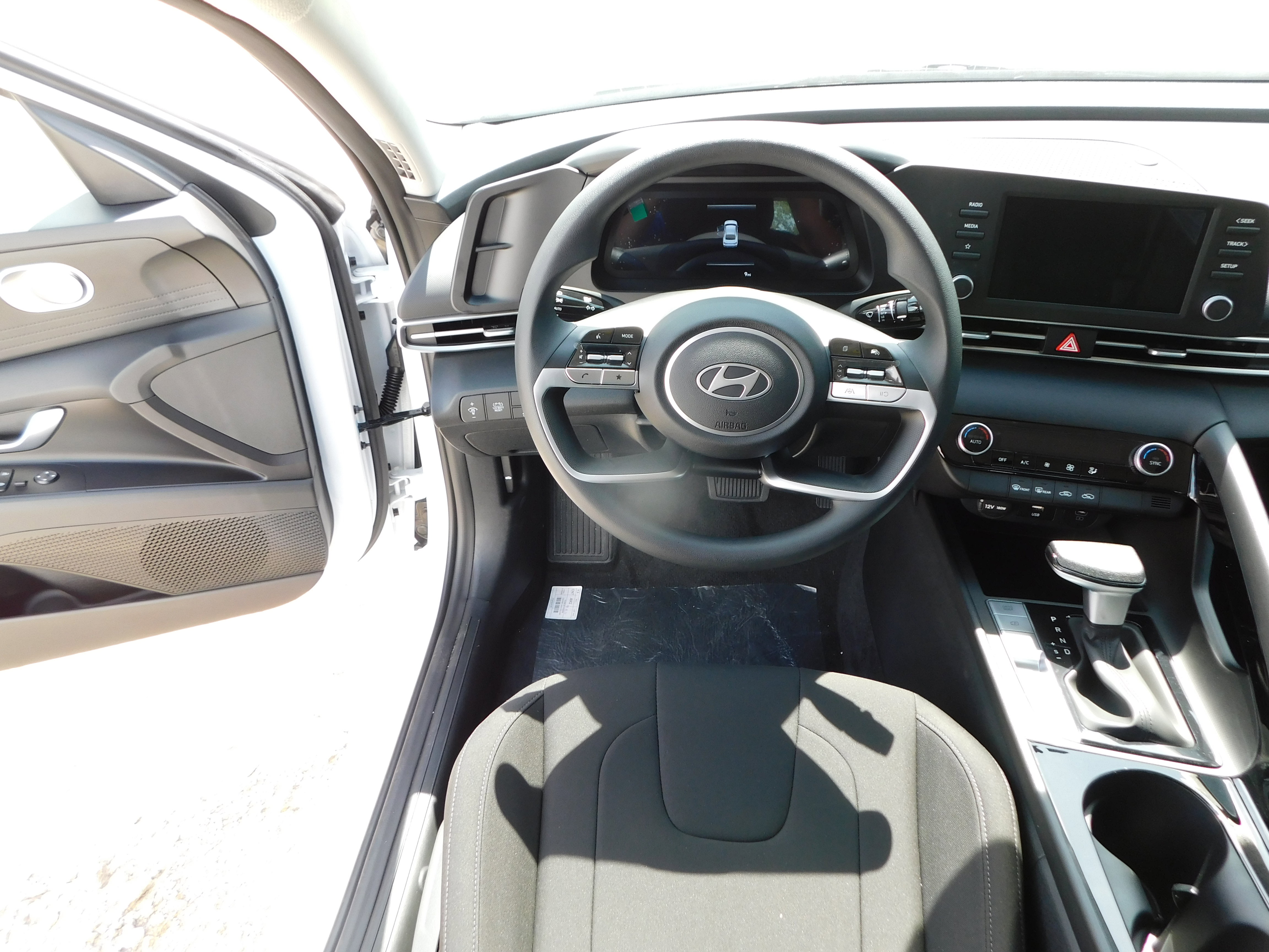 New 2025 Hyundai Elantra Blue image 12