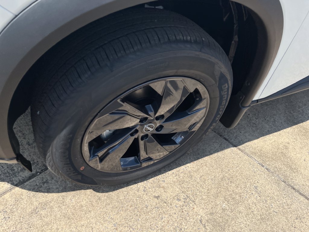New 2026 Nissan Rogue SV AWD/4WD image 9