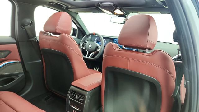 Used 2025 BMW M340i RWD image 26