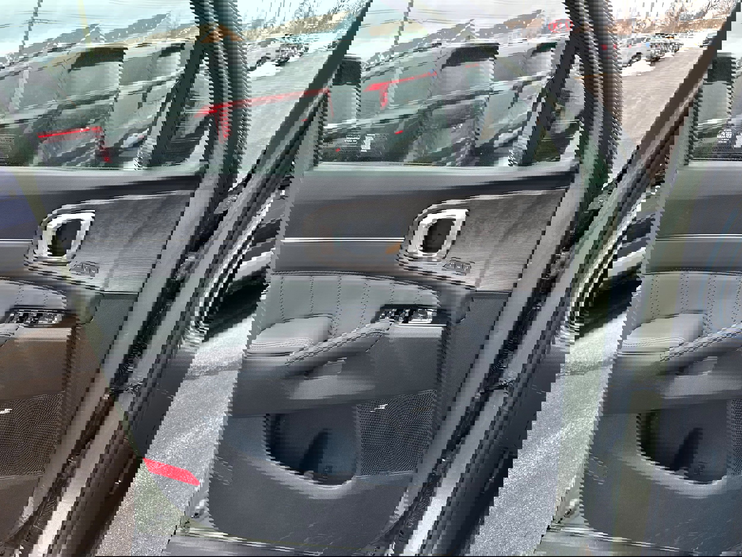 Used 2025 Kia Sorento SX Prestige w/ Sage Leather Package image 42