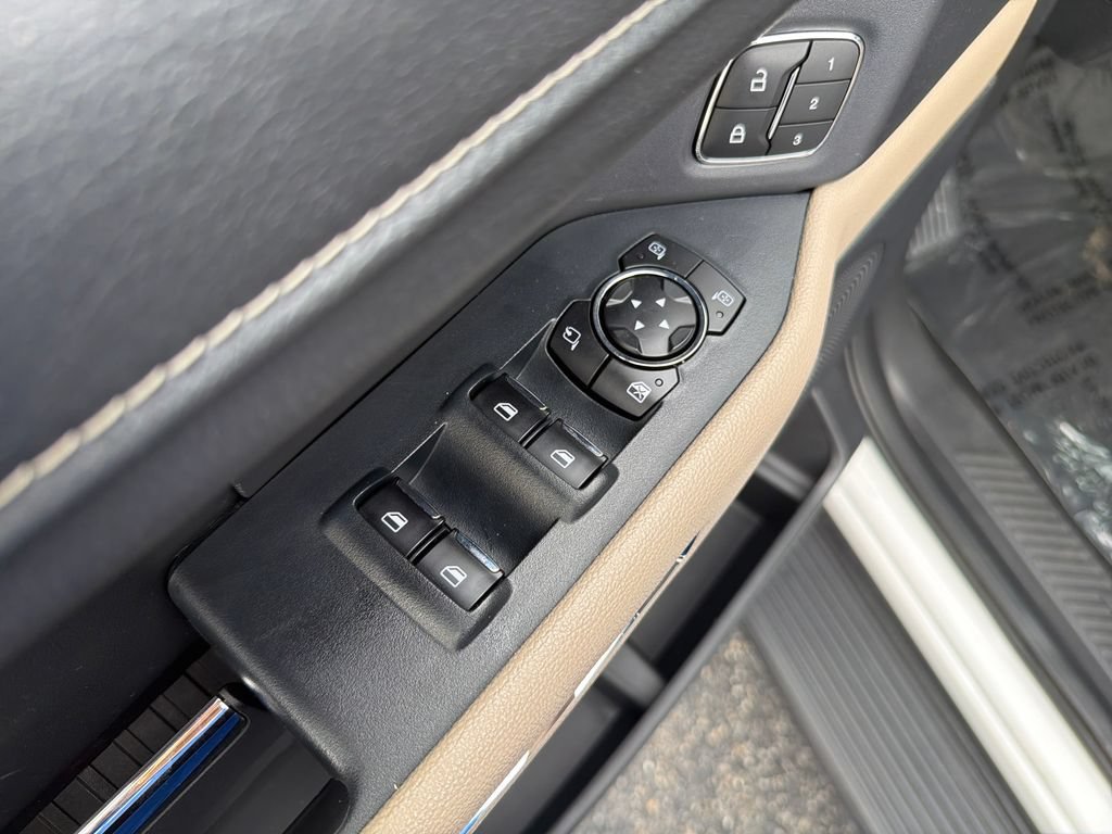 Used 2024 Ford Expedition Limited RWD image 28