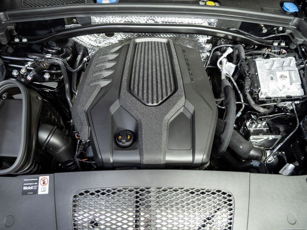 New 2026 Porsche Macan AWD/4WD image 35