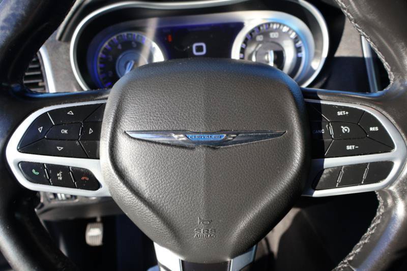 Used 2022 Chrysler 300 Touring w/ Sport Appearance Package RWD image 13