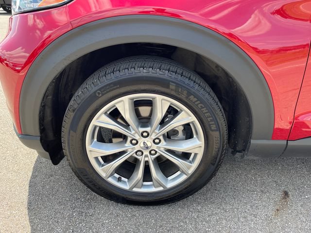 Used 2024 Ford Explorer XLT w/ Equipment Group 202A AWD/4WD image 31