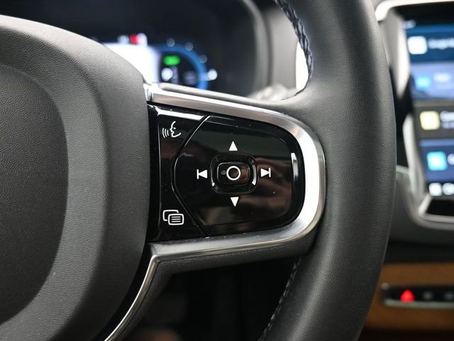 Used 2023 Volvo XC90 T8 Plus image 24