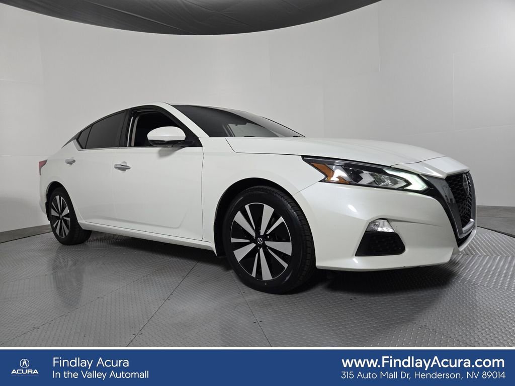 Used 2021 Nissan Altima 2.5 SV w/ SV Premium Package image 1