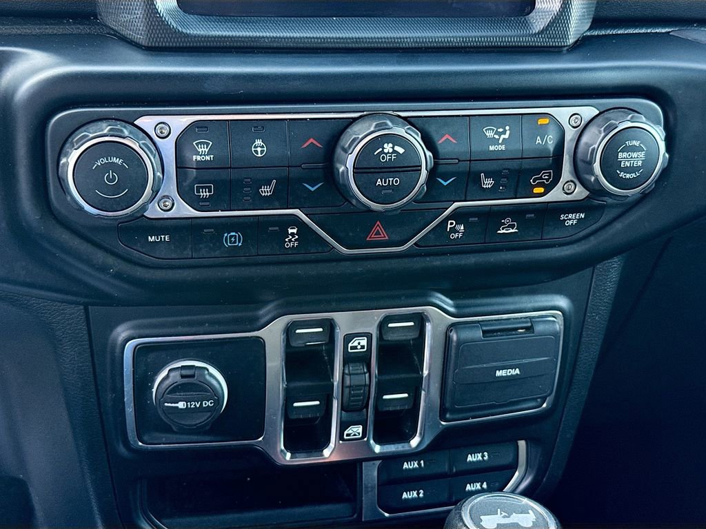 Used 2021 Jeep Wrangler Unlimited Sahara w/ Cold Weather Group image 17