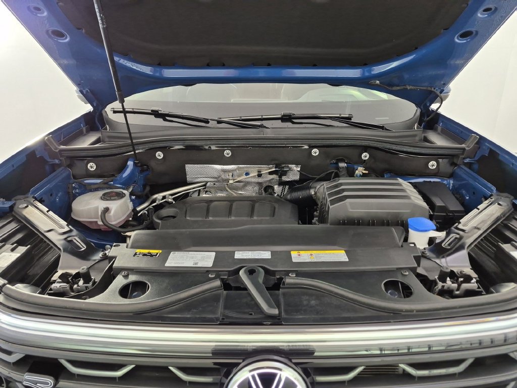 Used 2025 Volkswagen Atlas SEL Premium R-Line AWD/4WD image 39