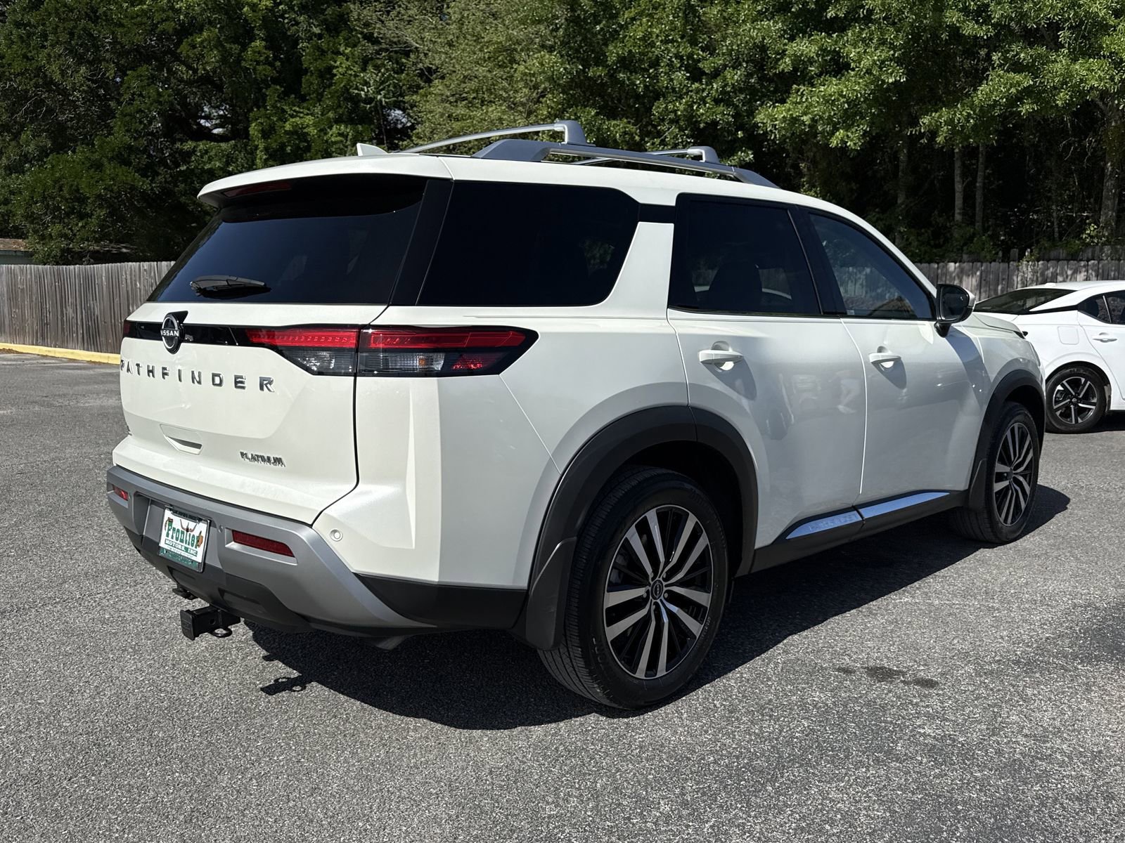 Used 2024 Nissan Pathfinder Platinum image 5