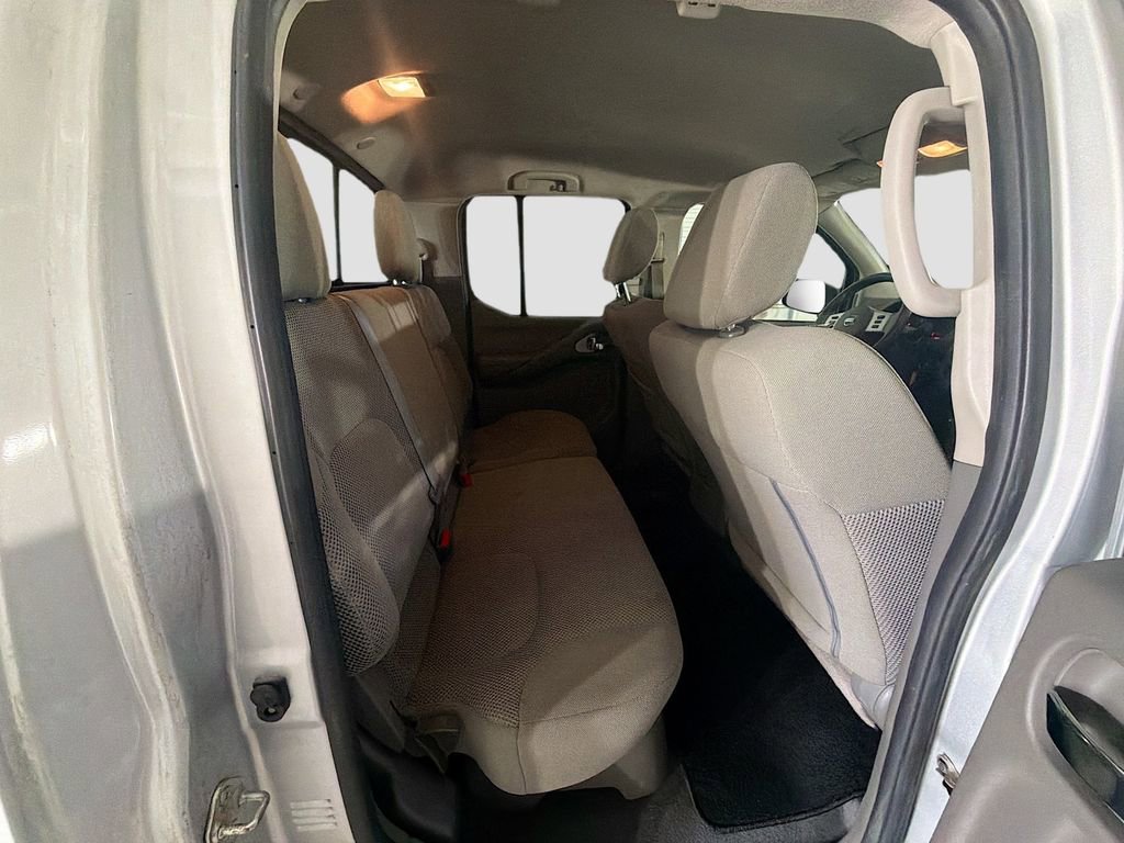 Used 2019 Nissan Frontier SV image 28