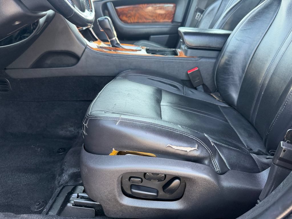 Used 2013 Lincoln MKS AWD image 11