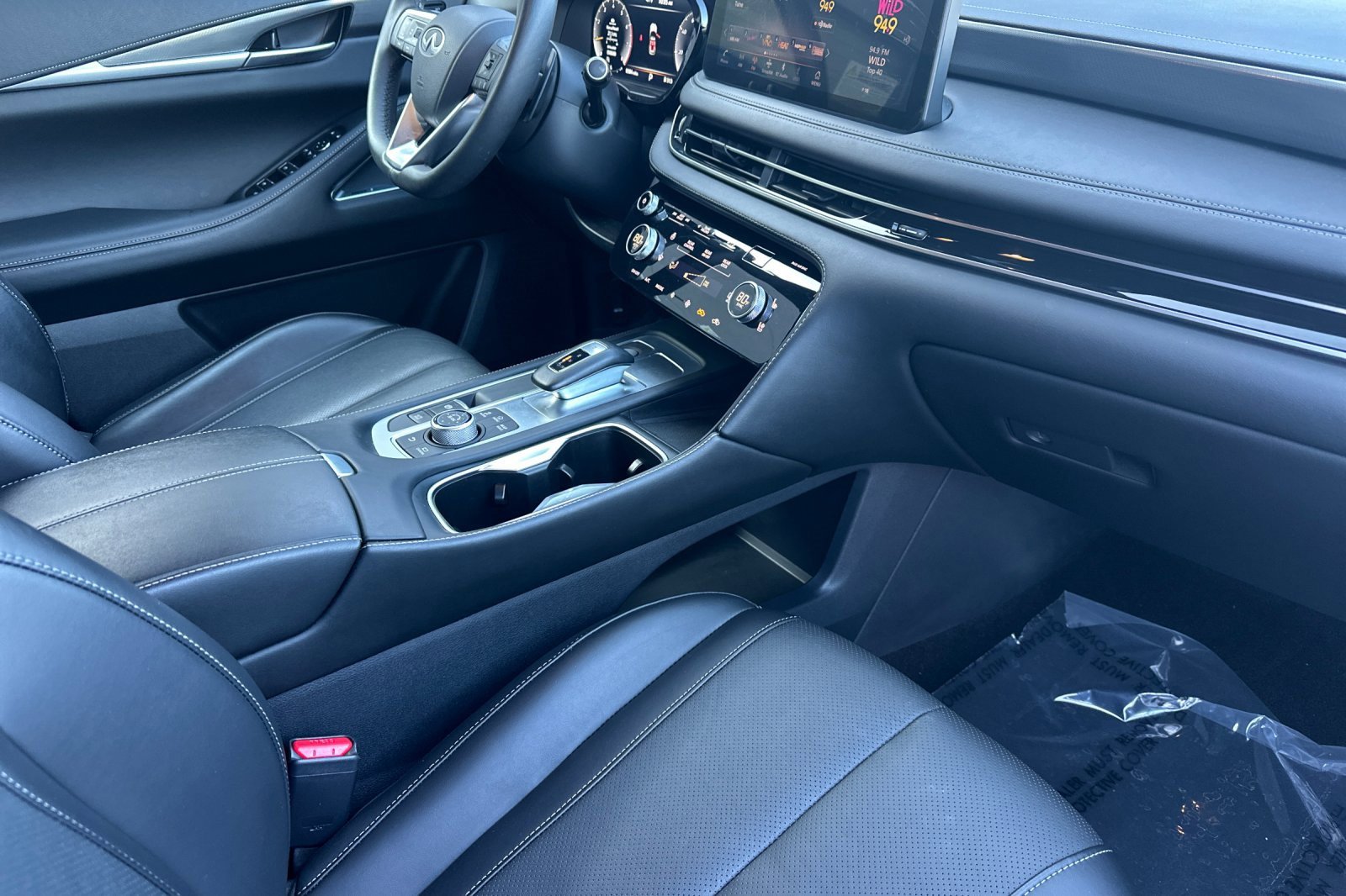 Certified 2025 INFINITI QX60 Luxe w/ Black Edition image 21