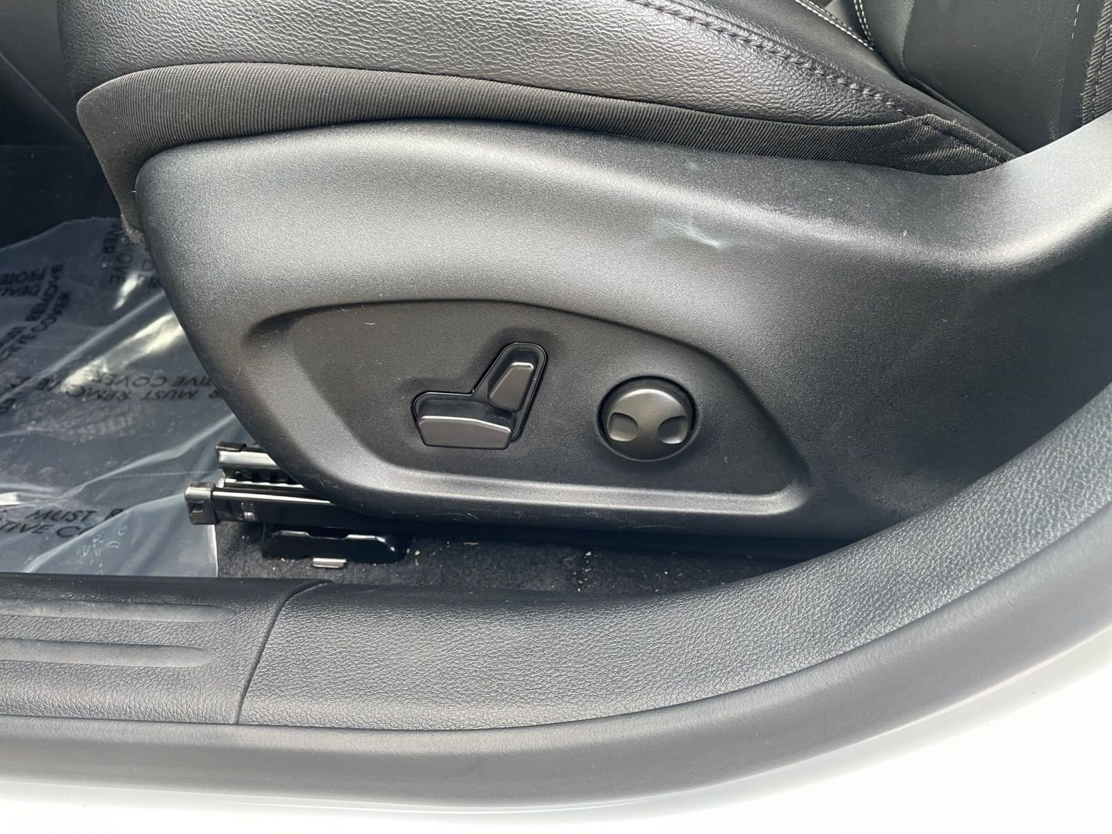 Used 2025 Jeep Compass Limited image 23