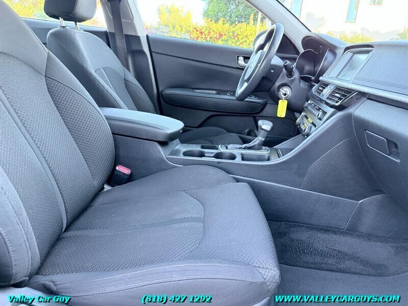 Used 2018 Kia Optima LX w/ 17" Alloy Wheels Package FWD image 10