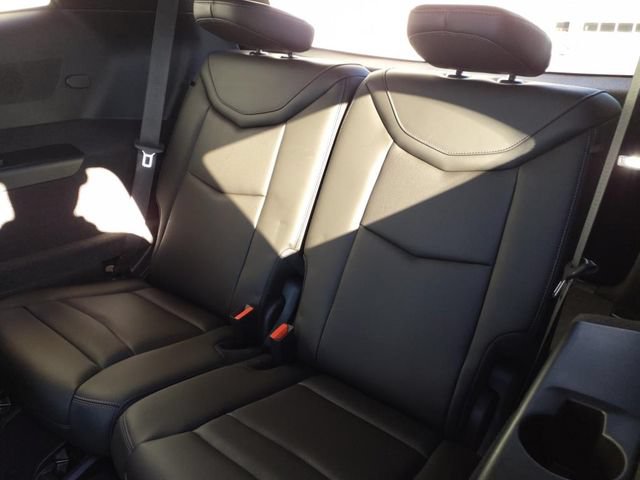 Certified 2023 Cadillac XT6 Premium Luxury w/ Technology Package FWD image 7