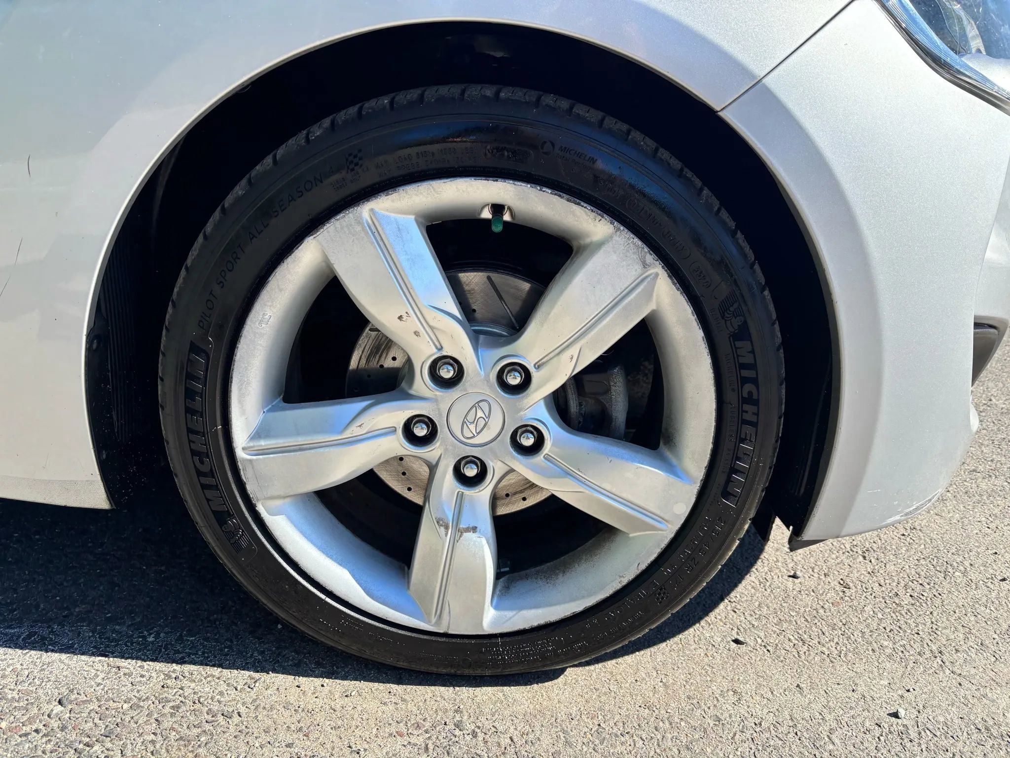 Used 2015 Hyundai Veloster image 6