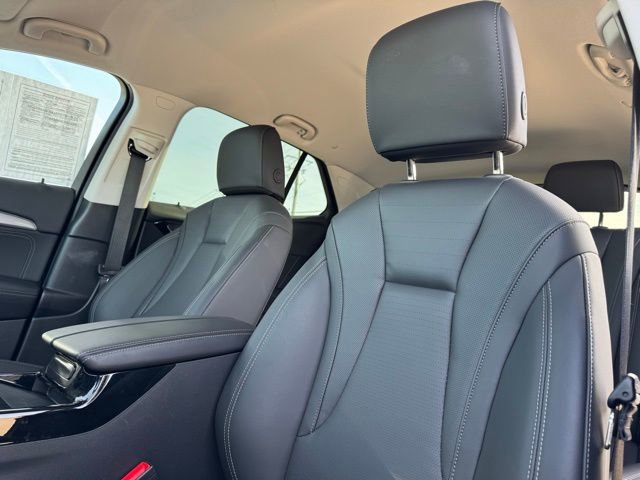 Used 2025 Buick Envision Preferred image 14