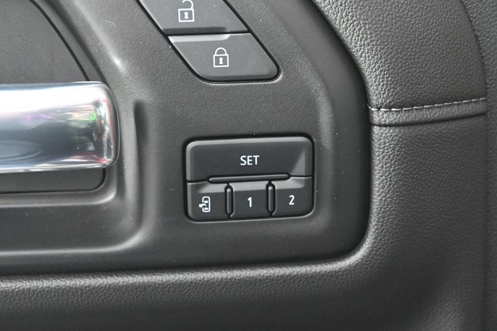 Used 2022 Chevrolet Silverado 1500 High Country w/ Technology Package image 20