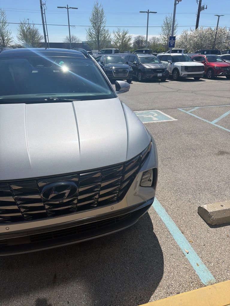 Used 2023 Hyundai Tucson Limited image 2