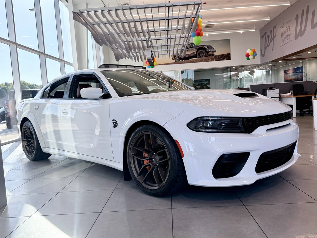 Used 2022 Dodge Charger SRT Hellcat w/ Harman/Kardon Audio Group image 2