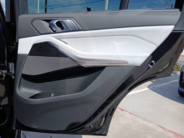 New 2026 BMW X5 sDrive40i image 11