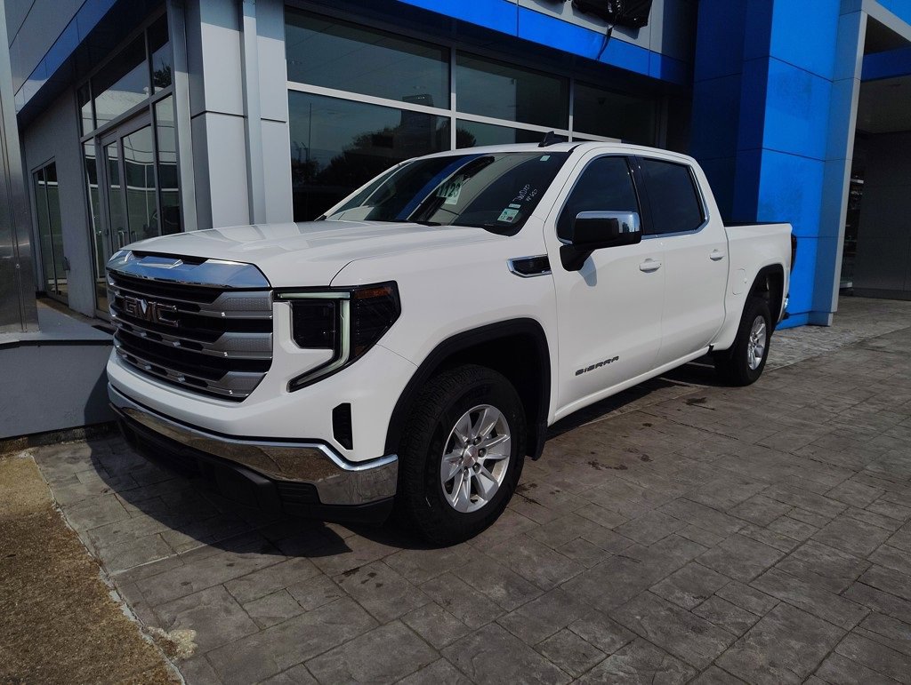 Used 2024 GMC Sierra 1500 SLE image 1