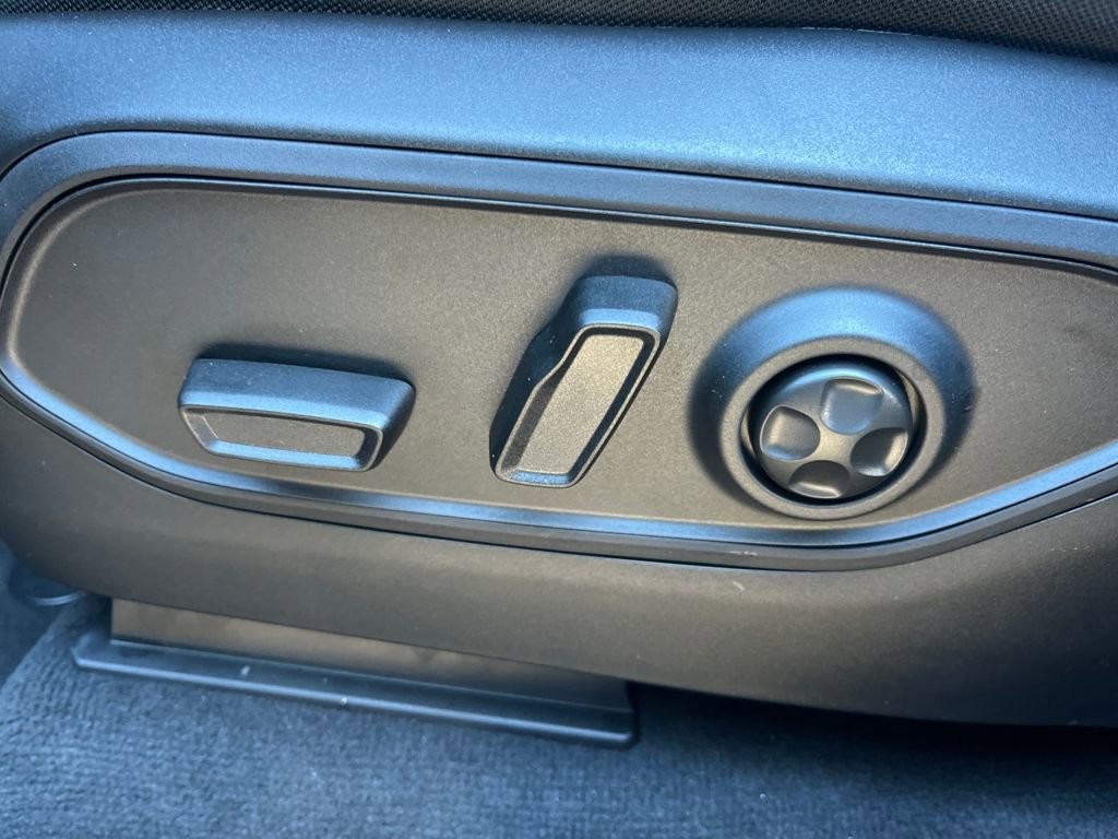 New 2025 Jeep Grand Cherokee L Laredo w/ Luxury Tech Group I image 21