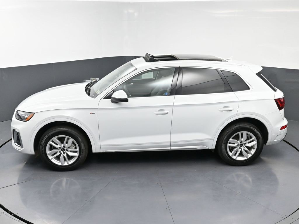 Used 2024 Audi Q5 2.0T Premium w/ Convenience Package image 47