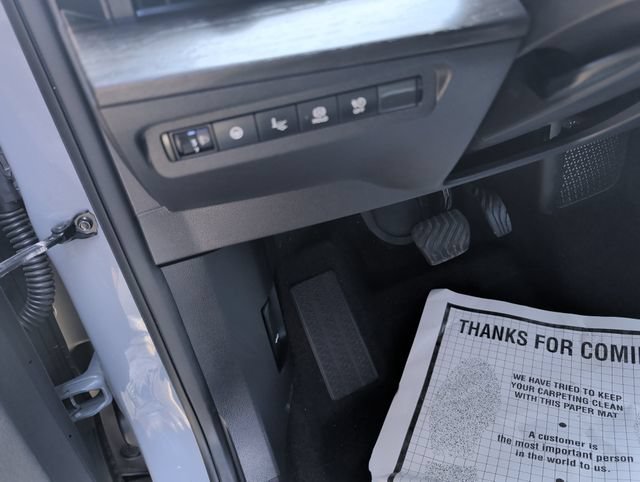Used 2023 Nissan Ariya AWD image 27