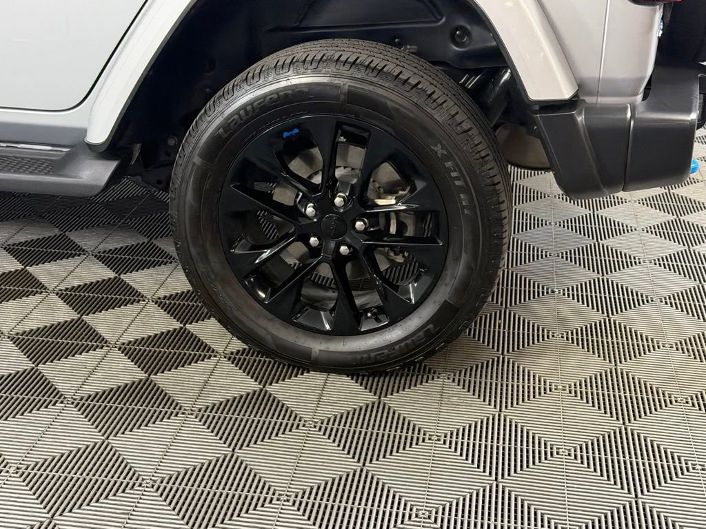 Used 2023 Jeep Wrangler Unlimited Sahara image 12