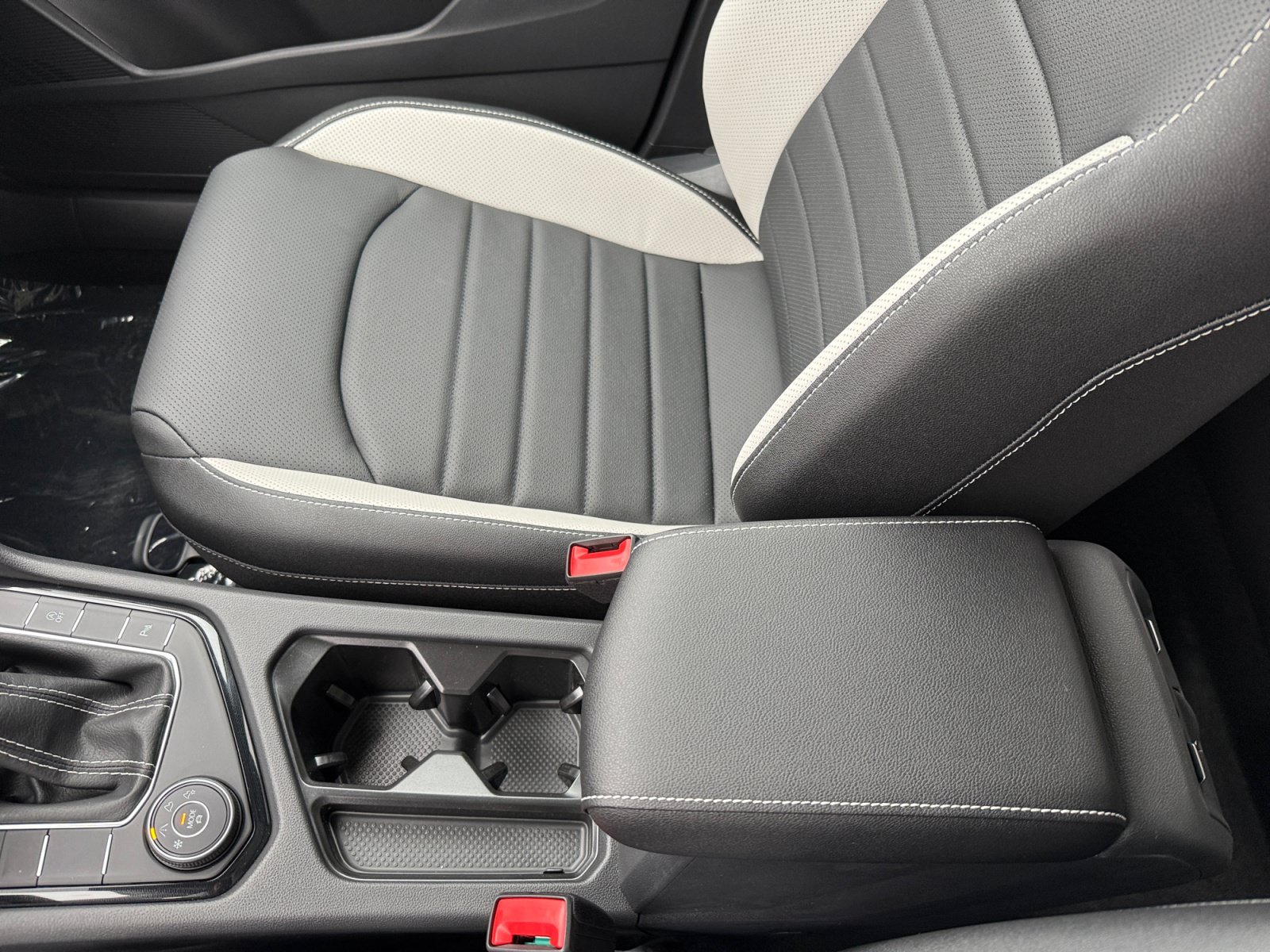 New 2026 Volkswagen Taos SEL AWD/4WD image 14