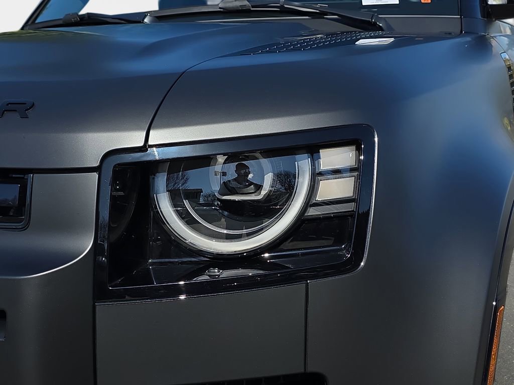 New 2026 Land Rover Defender 110 X image 32