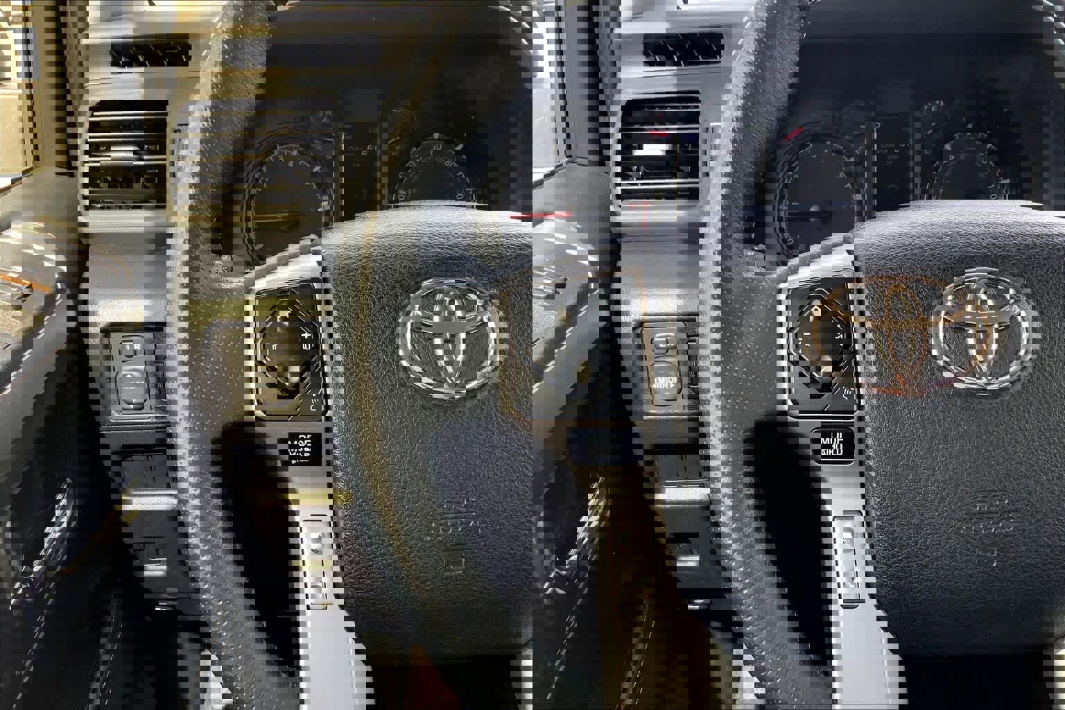 Used 2024 Toyota 4Runner SR5 AWD/4WD image 23