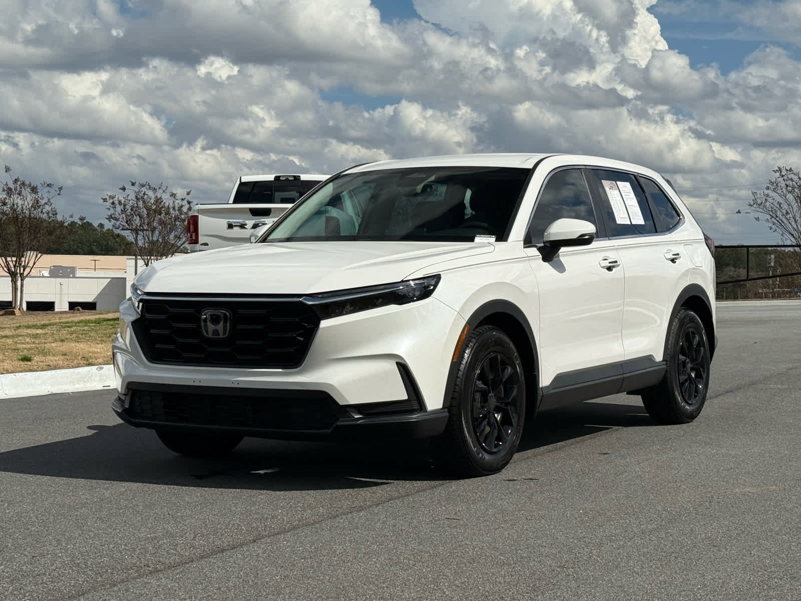 Used 2023 Honda CR-V LX image 1