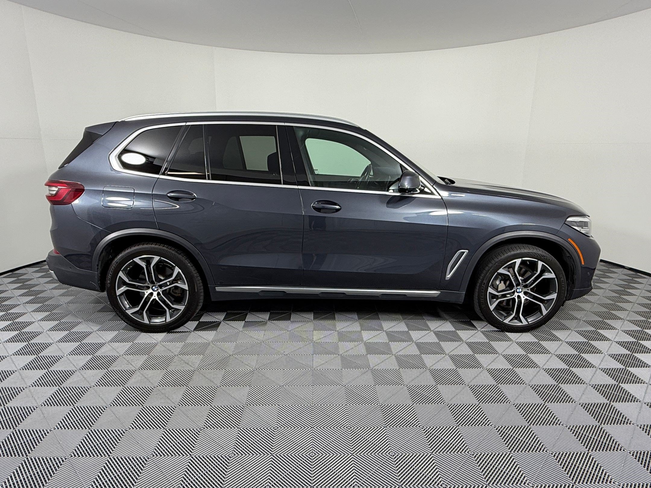 Used 2020 BMW X5 sDrive40i w/ Premium Package RWD image 8